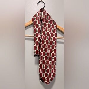 Structure Festive Red and White Men's Tie Featuring Christmas Designs
SILK